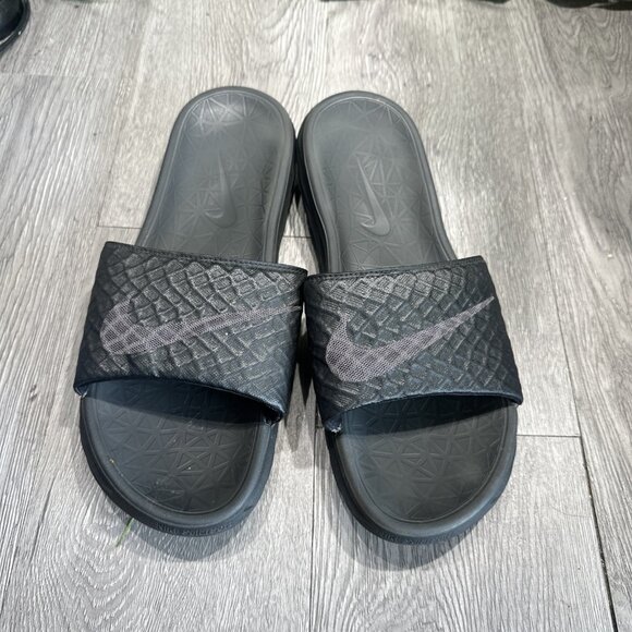 Nike Benassi Solarsoft Sandals Slides Size 10 Black Slippers On 705474-091 main image 7